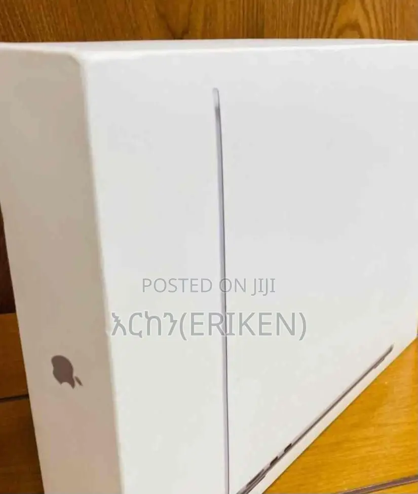 New Laptop Apple MacBook Air 2022 M2 8GB Apple M2 SSD 256GB
