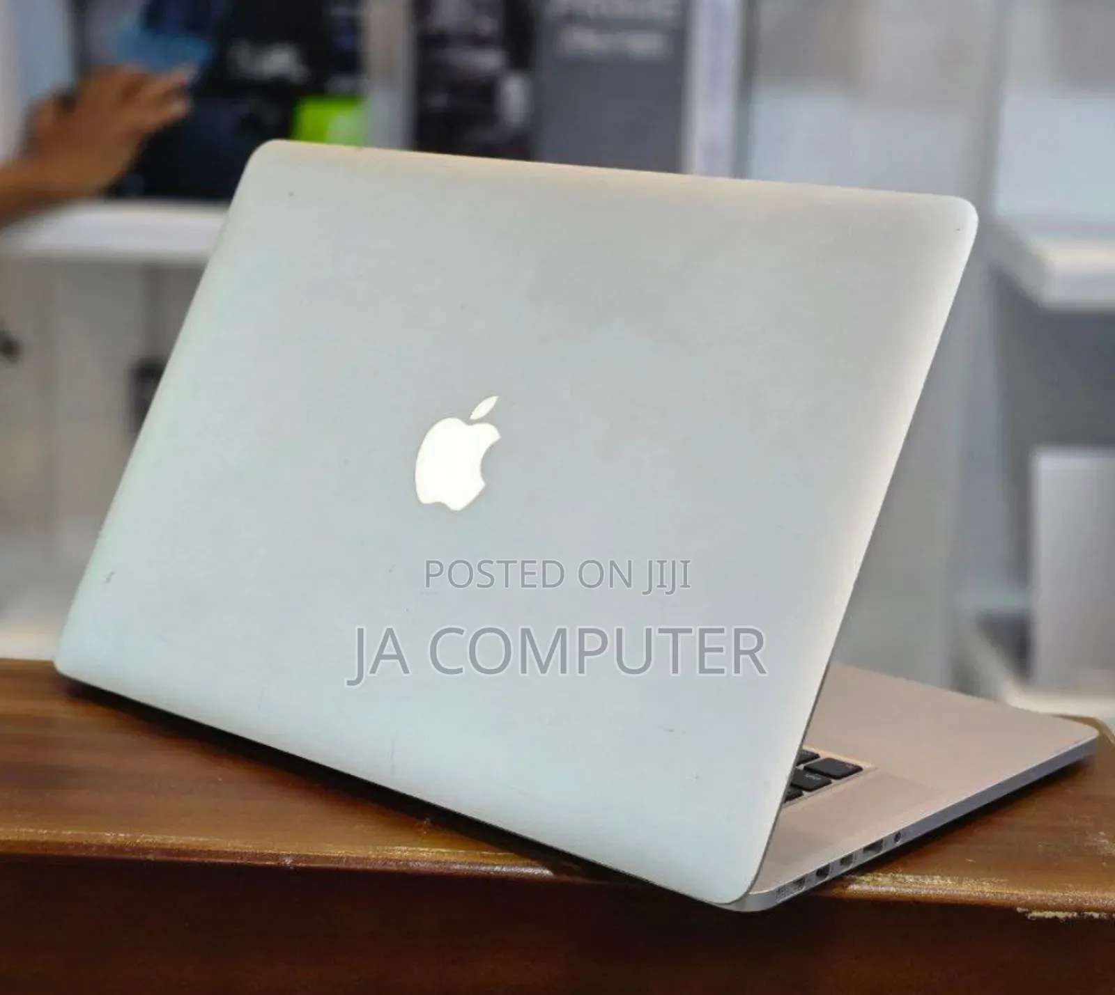 New Laptop Apple MacBook Pro 2015 16GB Intel Core I7 SSD 512GB