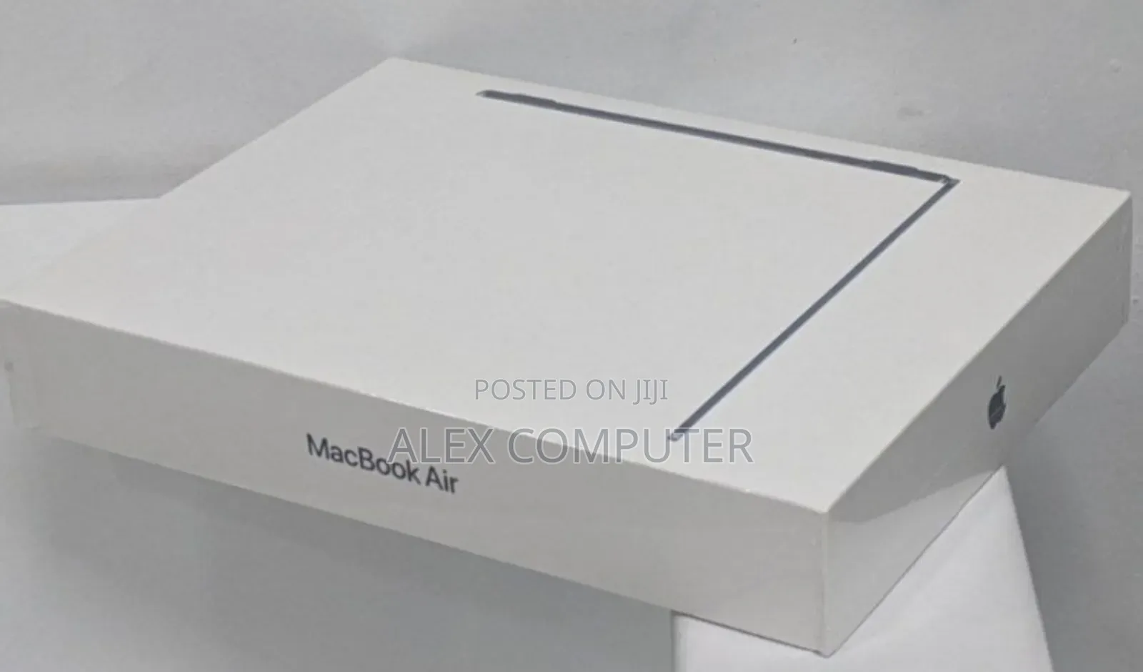 New Laptop Apple MacBook Air 2022 M2 8GB Apple M2 SSD 256GB