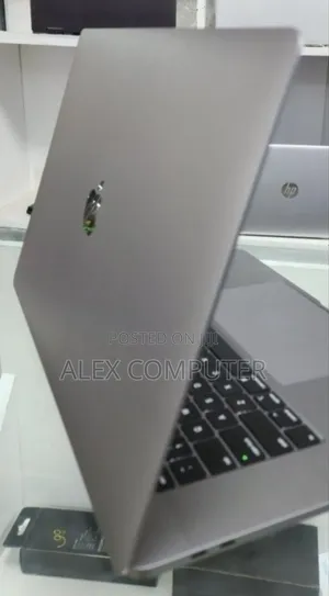 New Laptop Apple MacBook Pro 2019 32GB Intel Core I9 SSD 512GB