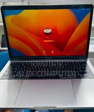 New Laptop Apple MacBook Pro 2017 16GB Intel Core I5 SSD 256GB