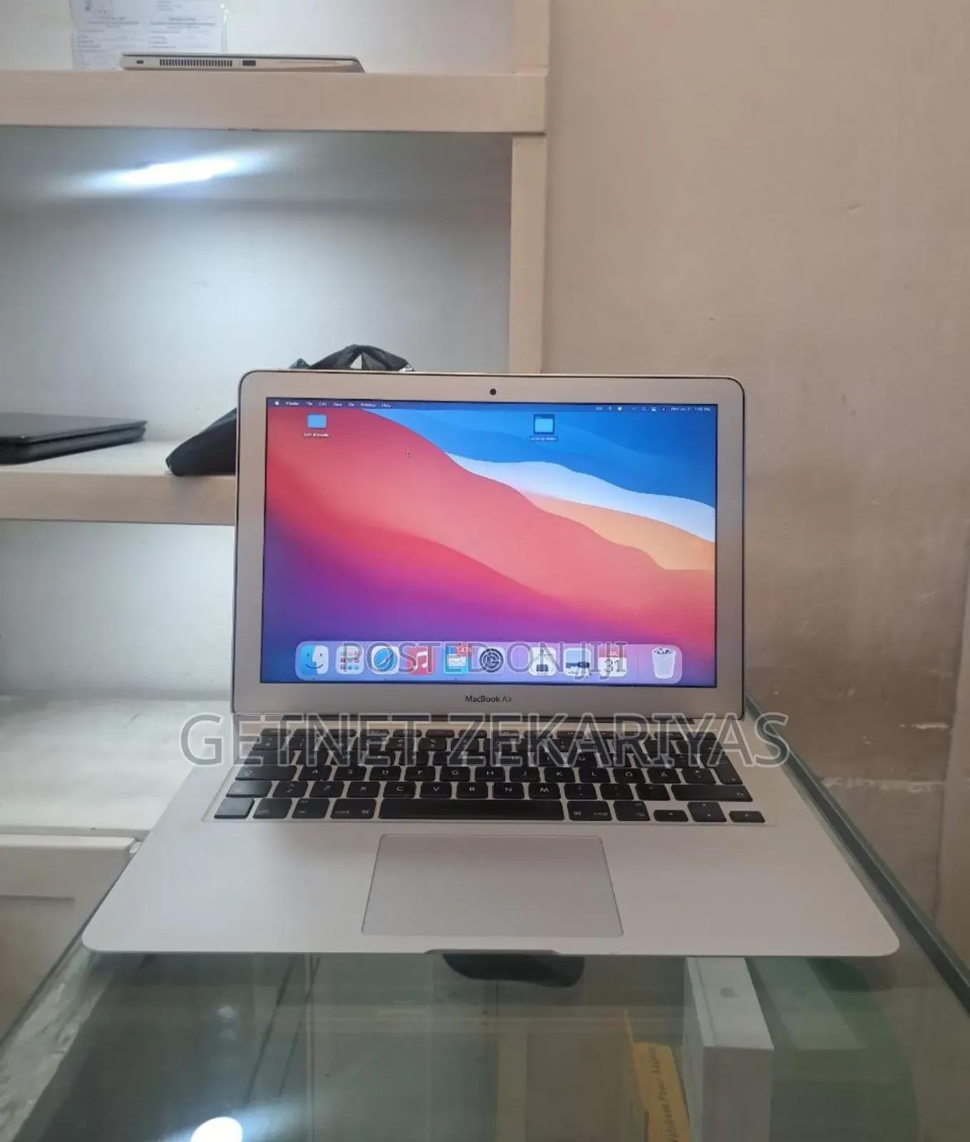 New Laptop Apple MacBook Air 2014 8GB Intel Core I7 SSD 128GB