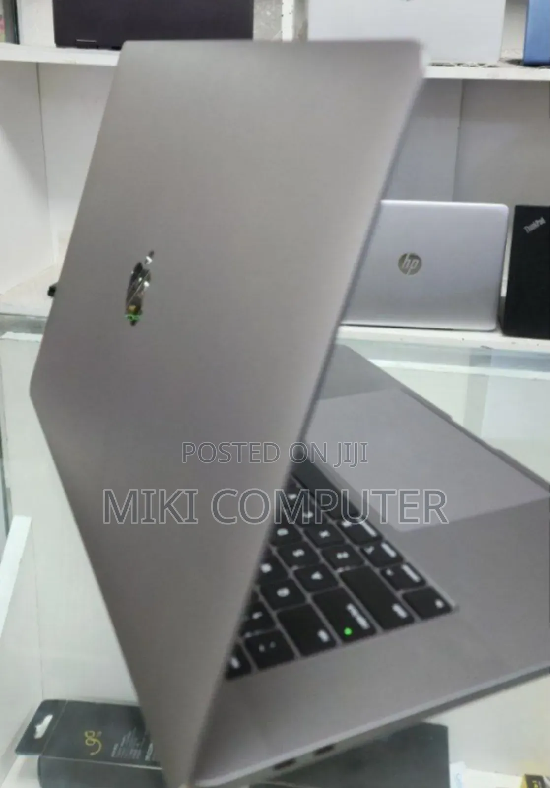 New Laptop Apple MacBook Pro 2017 16GB Intel Core I7 SSD 256GB