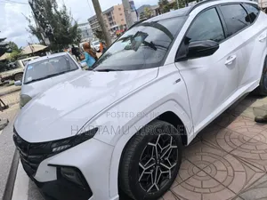 Hyundai Tucson 2021 White