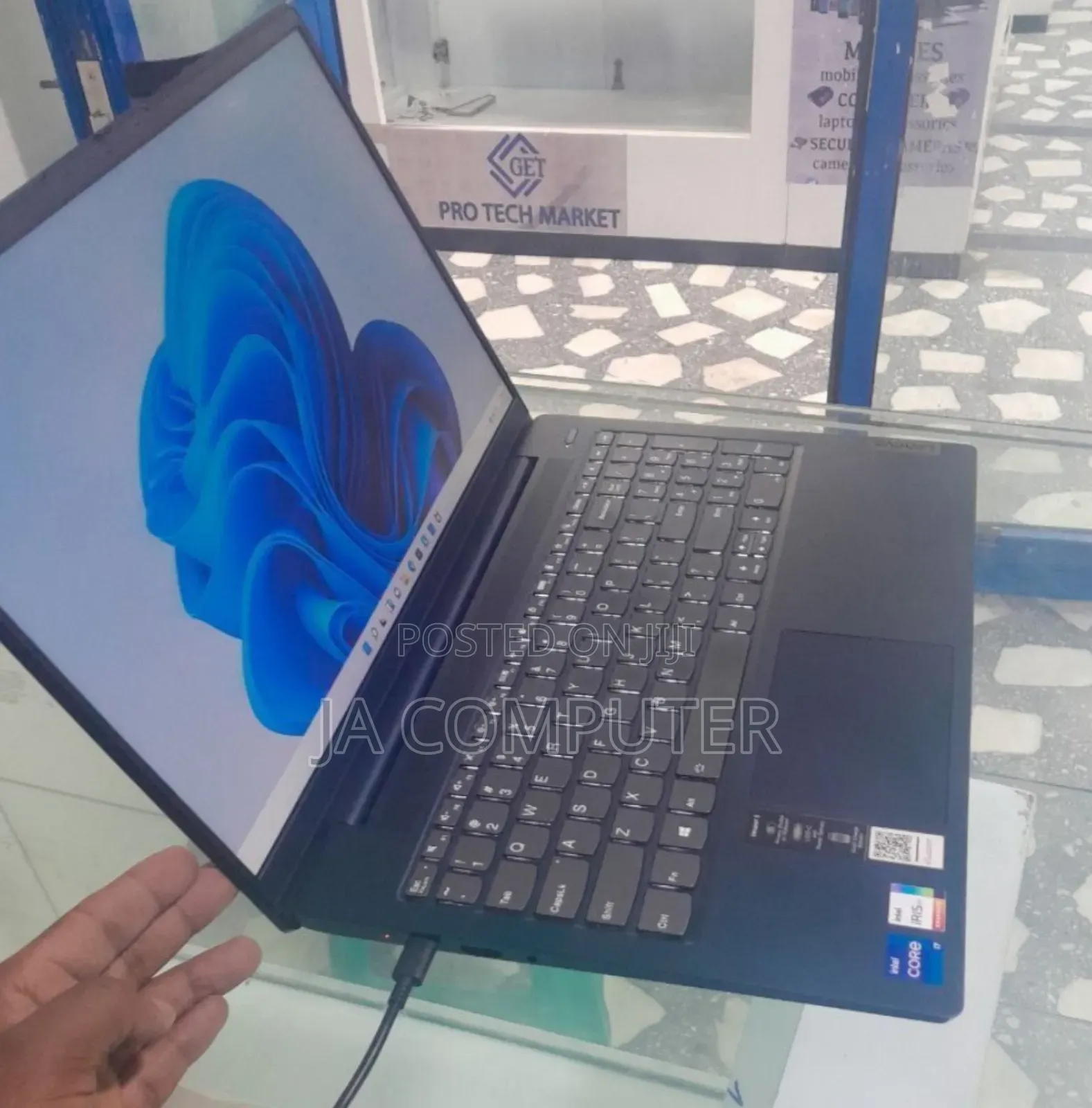 New Laptop Lenovo Flex 5 12GB Intel Core I7 SSD 512GB