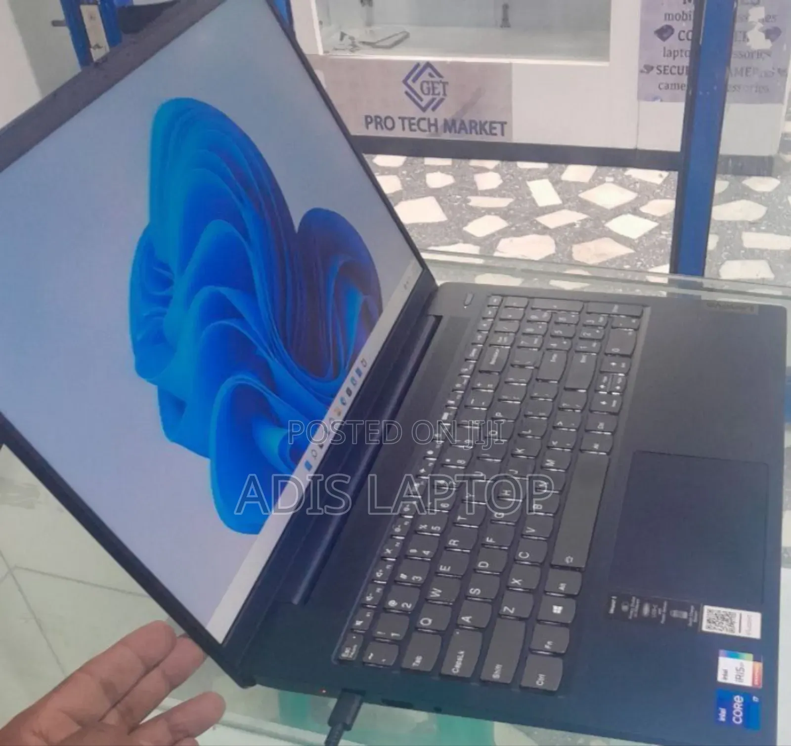 New Laptop Lenovo IdeaPad Flex 15 12GB Intel Core I7 SSD 512GB