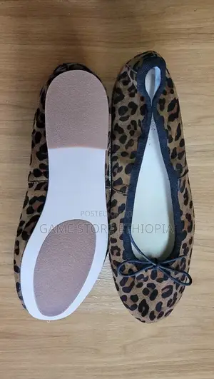 35 ቁጥር ሞደ ጠባብ ጫማ ፡ ነብራማ Small Size Shoe Tiger Print