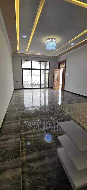Furnished 5bdrm Villa in አያት በዘመናዊ መልኩ የተሠራ, Bole for sale