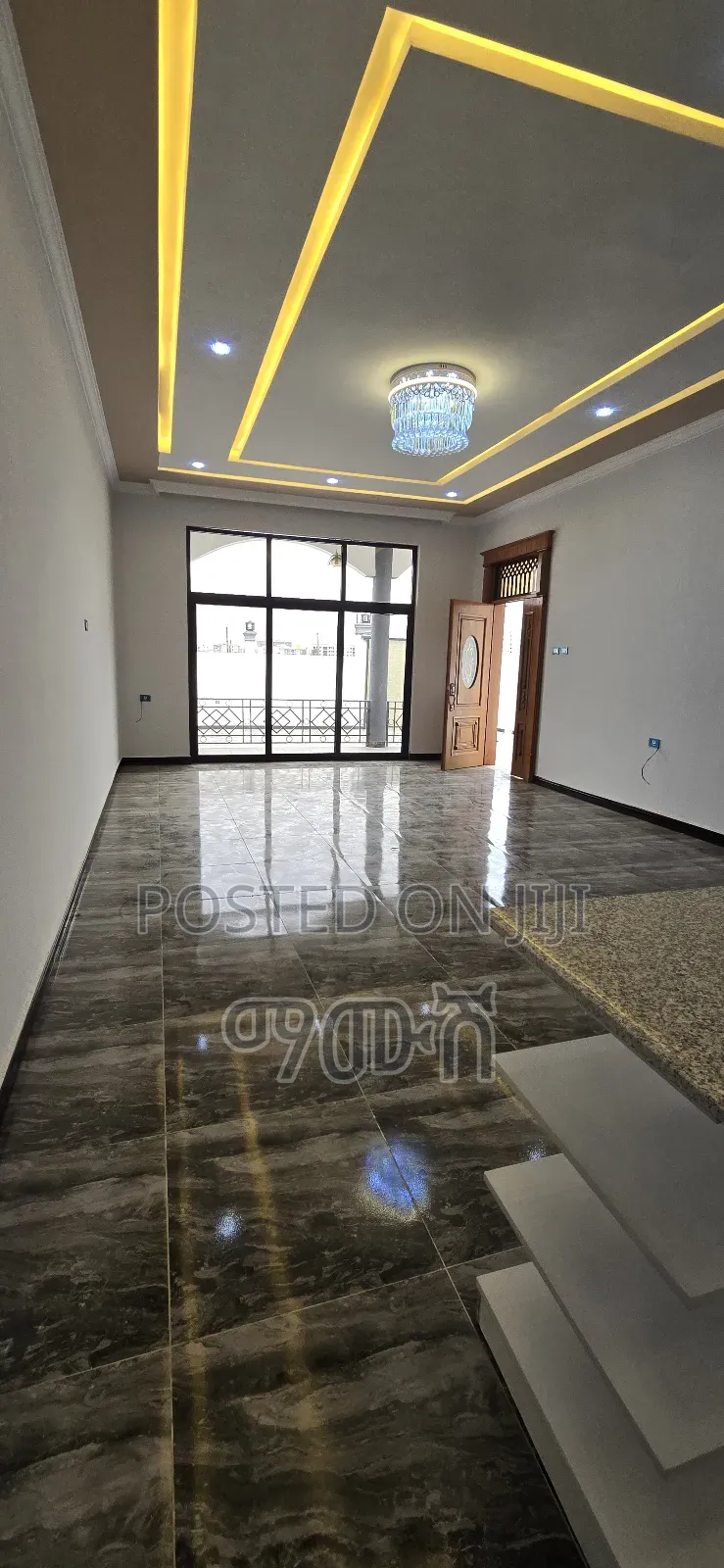 Furnished 5bdrm Villa in አያት በዘመናዊ መልኩ የተሠራ, Bole for sale