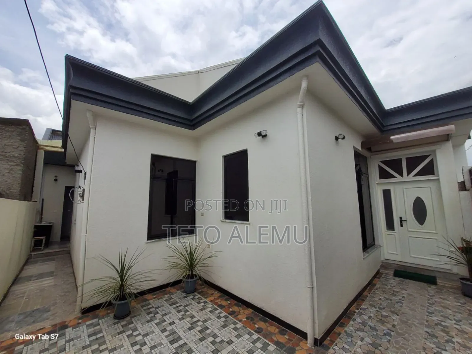 3bdrm Villa in የሚሸጥ ቪላ ሰሚት ወርዳ 11, Yeka for sale
