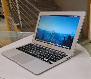 New Laptop Apple MacBook 2015 4GB Intel Core I5 SSD 128GB