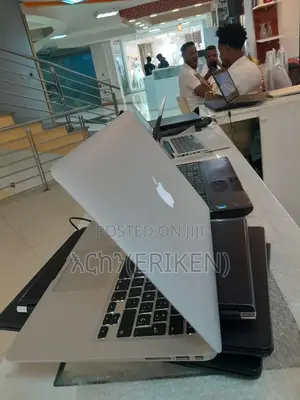 New Laptop Apple MacBook Air 2013 4GB Intel Core I5 SSD 128GB