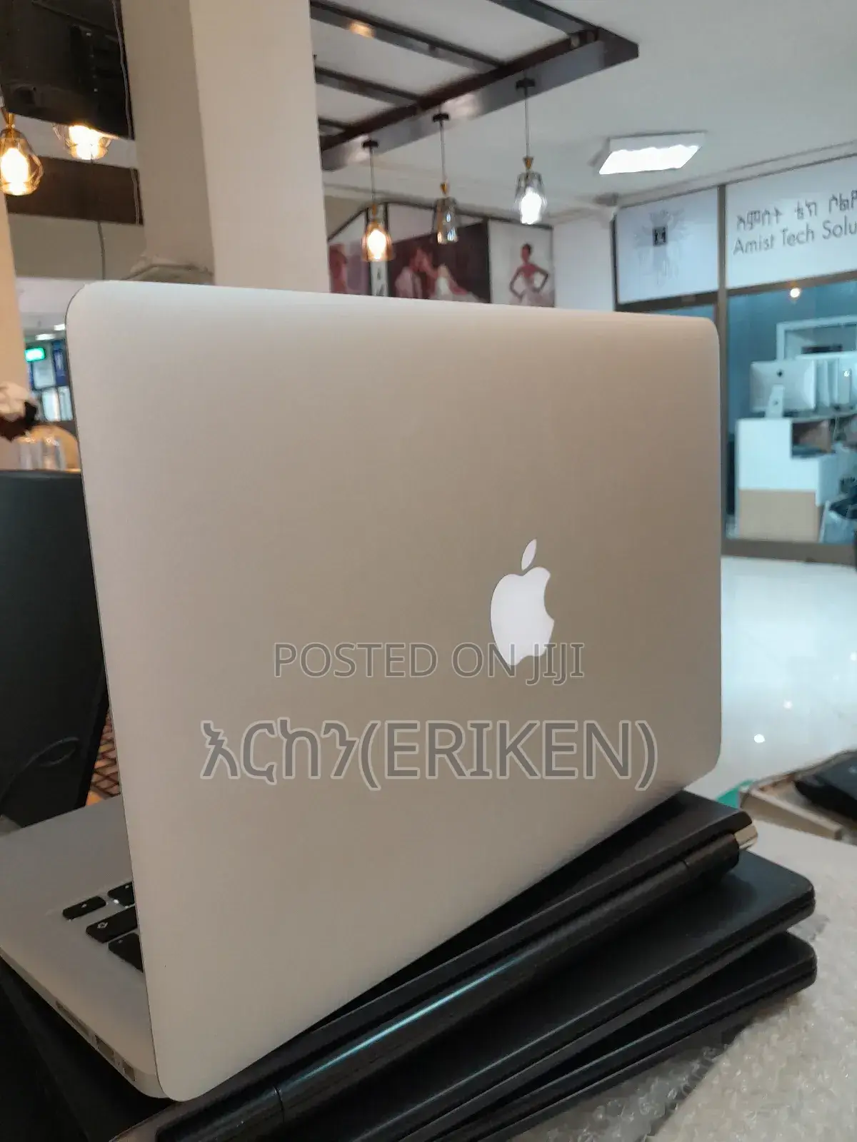 New Laptop Apple MacBook Air 2013 4GB Intel Core I5 SSD 128GB