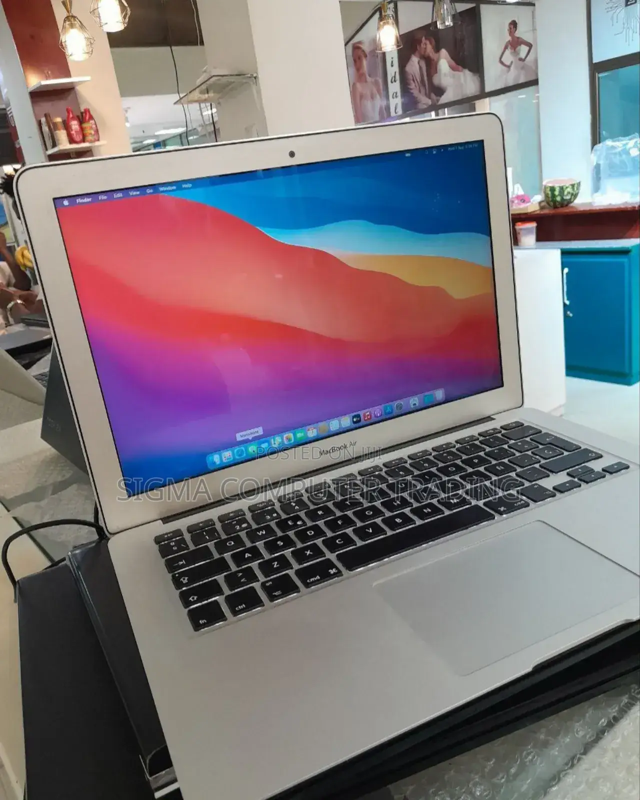 New Laptop Apple MacBook Air 2013 4GB Intel Core I5 SSD 128GB