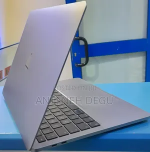New Laptop Apple MacBook Pro M1 8GB Apple M1 Pro SSD 256GB