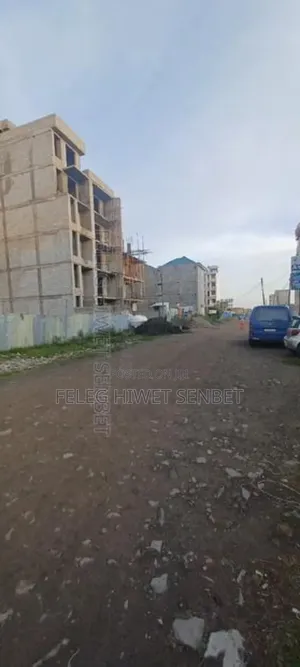 የሚሸጥ 500ካሬ ሜ ቦታ