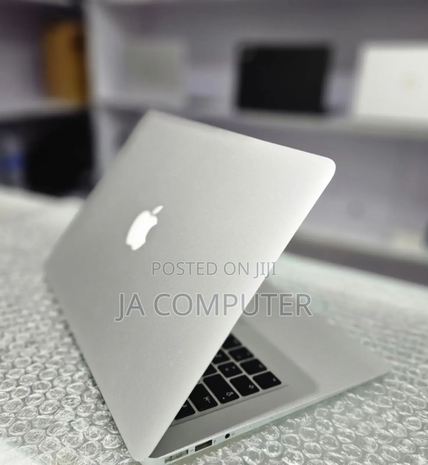New Laptop Apple MacBook Air 2013 4GB Intel Core I5 SSD 128GB