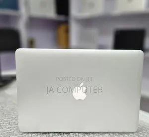 New Laptop Apple MacBook Air 2013 4GB Intel Core I5 SSD 128GB