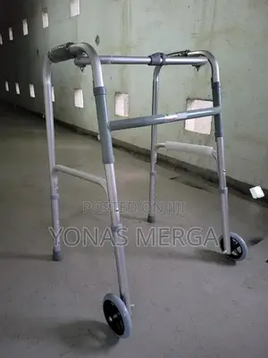 Walker/Stable WALKING】Easily Maneuvers Through Tight Spaces
