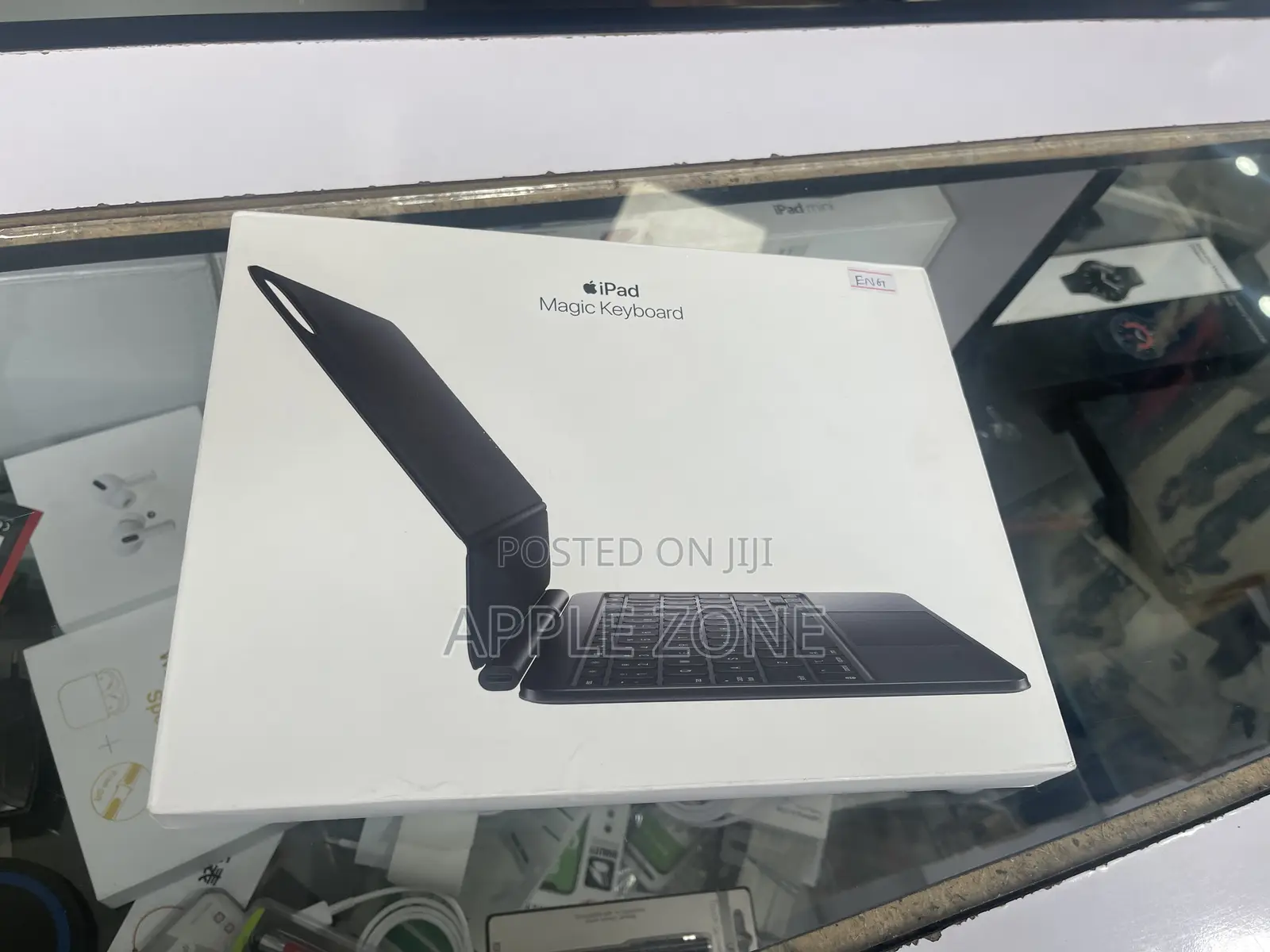 Magic Keyboard for iPad M4