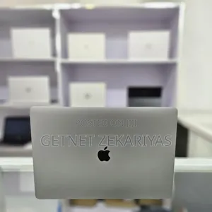 New Laptop Apple MacBook Pro 2016 16GB Intel Core I7 SSD 256GB