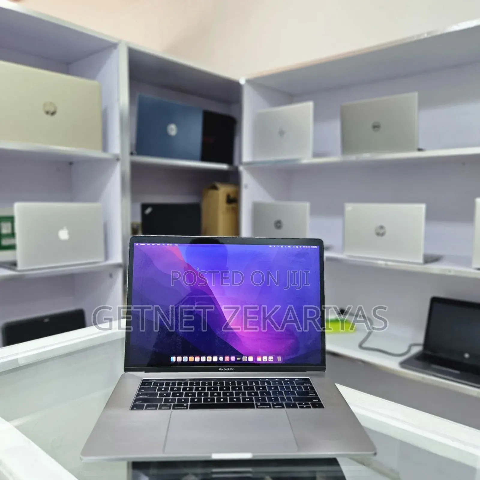 New Laptop Apple MacBook Pro 2016 16GB Intel Core I7 SSD 256GB