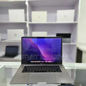 New Laptop Apple MacBook Pro 2016 16GB Intel Core I7 SSD 256GB