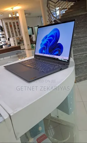 New Laptop Lenovo Yoga 710 16GB Intel Core I7 SSD 512GB