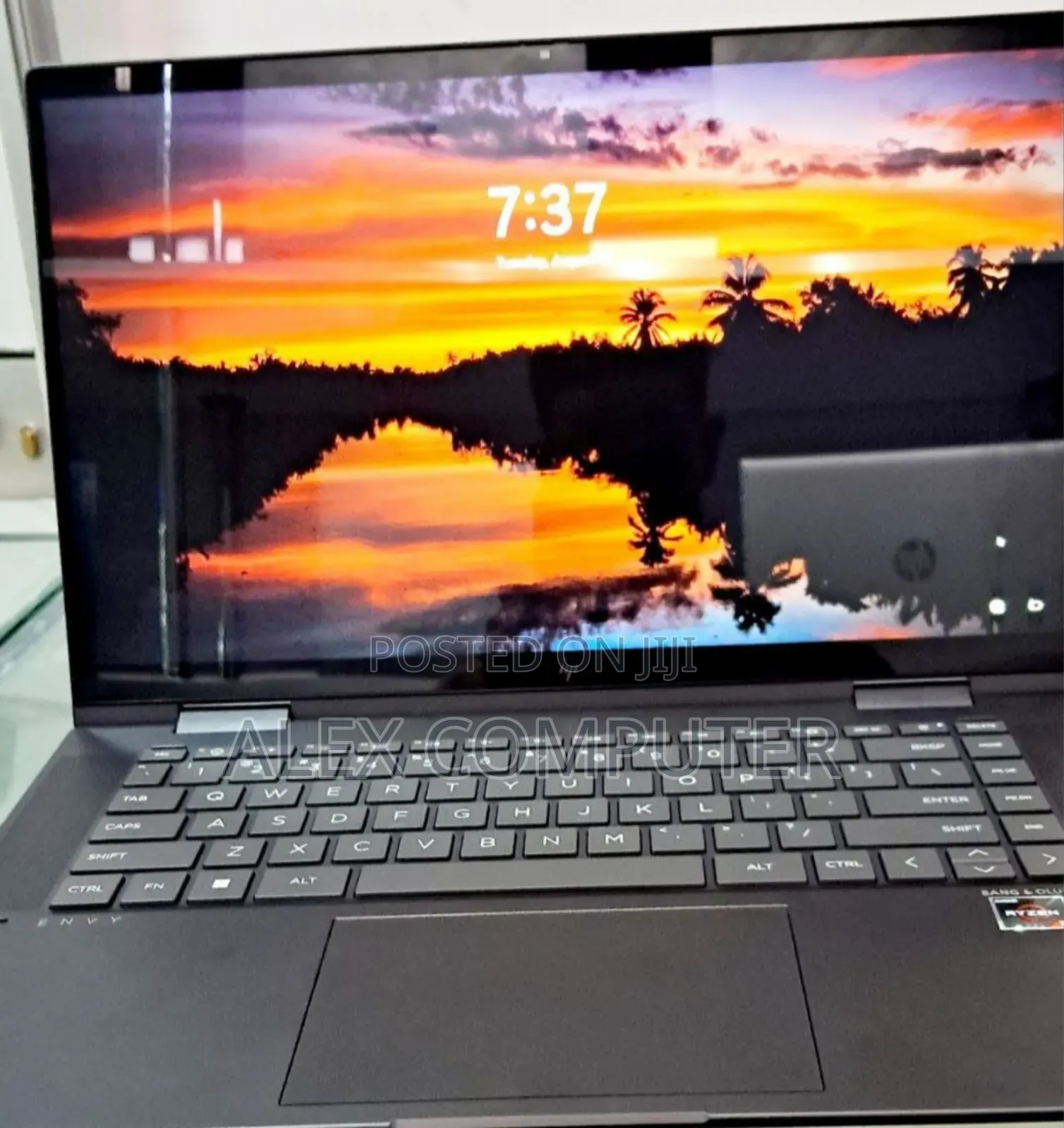 New Laptop HP Envy X360 16GB AMD Ryzen 7 SSD 512GB