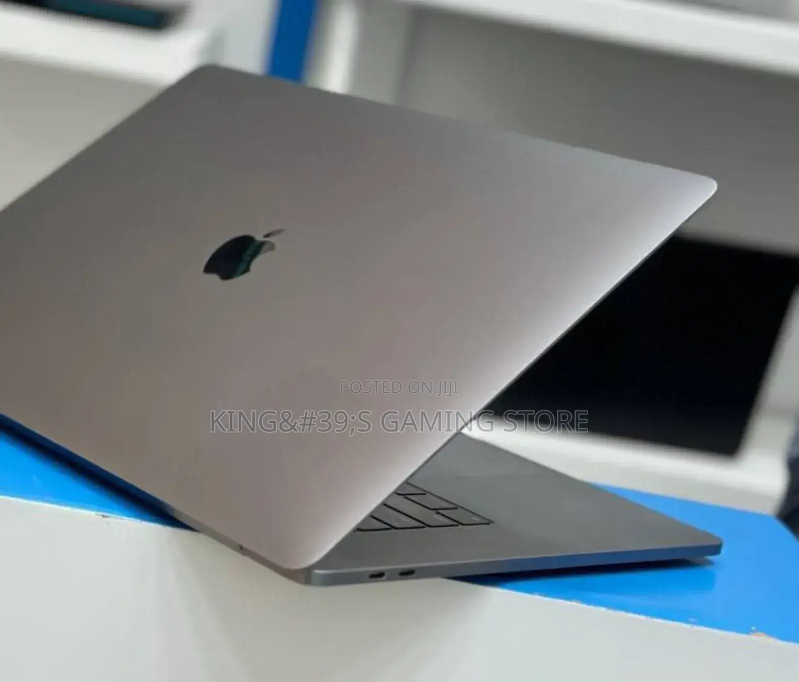 New Laptop Apple MacBook Pro 2017 16GB Intel Core I7 SSD 512GB
