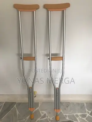 Axillary Underarm Crutches W/Durable Comfortable Pad Hand