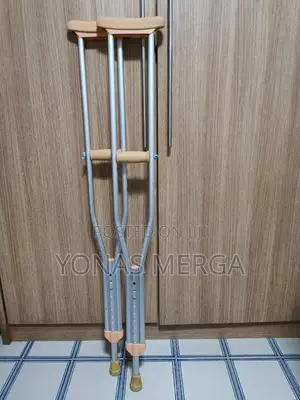 Durable Crutche/Walking Stick _ Patient of Lower Limb Injury