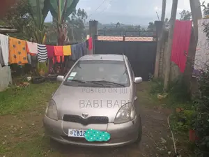 Toyota Vitz 2002 Gold