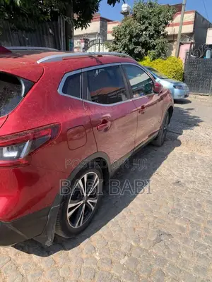 Nissan Qashqai 2018 Red