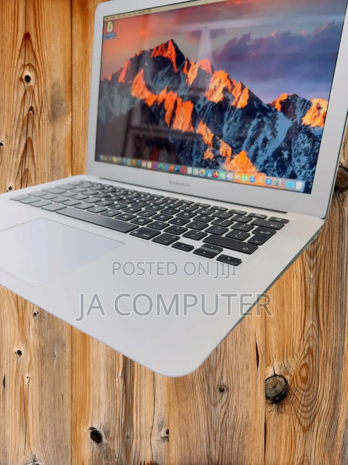 New Laptop Apple MacBook Air 2017 8GB Intel Core I5 SSD 128GB