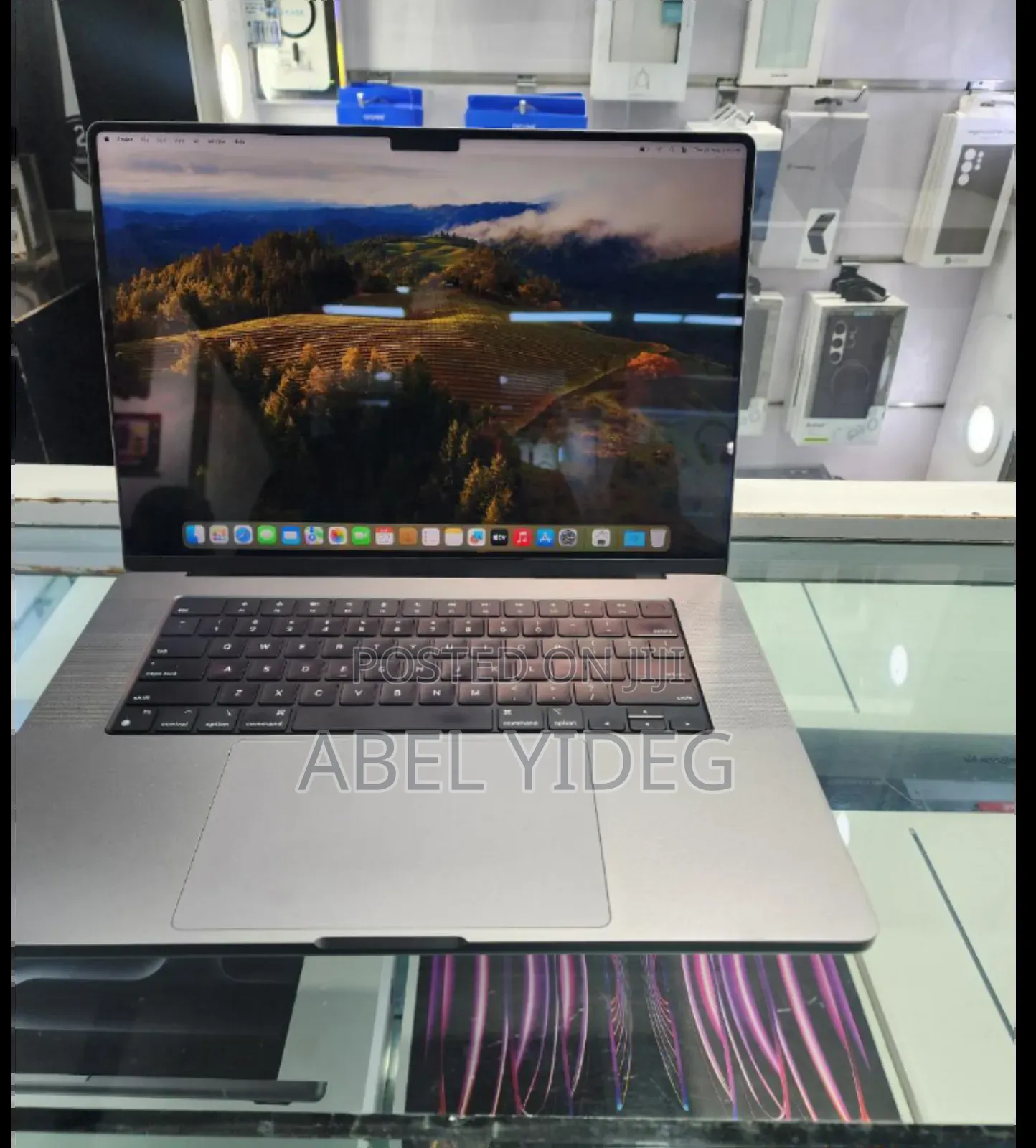 New Laptop Apple MacBook Pro 2021 M1 32GB Apple M1 Max SSD 1T