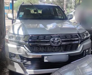 Toyota Land Cruiser 2012