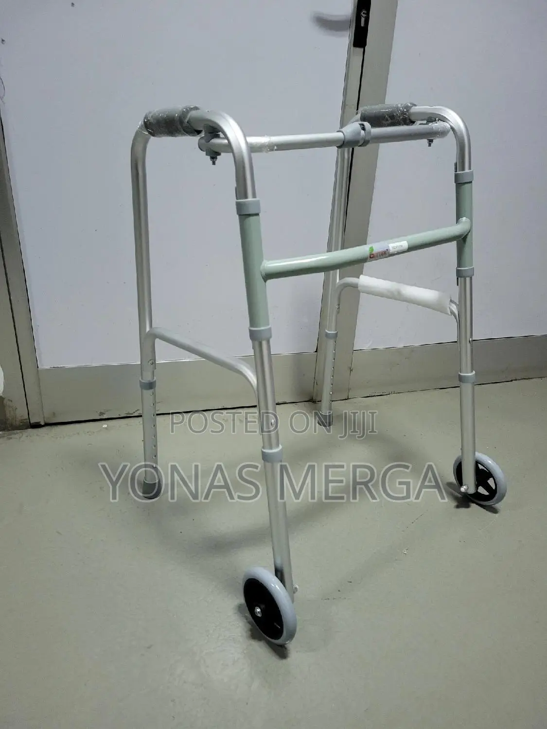 Walker Waker*Patient (With Wheels Light Weight Reciprocal)