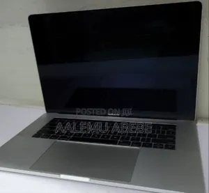 New Laptop Apple MacBook Pro 2017 16GB Intel Core I7 SSD 2T