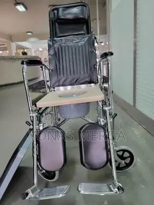 Wheelchair/Foldable Old Man With Sitting Portable Wheelchair