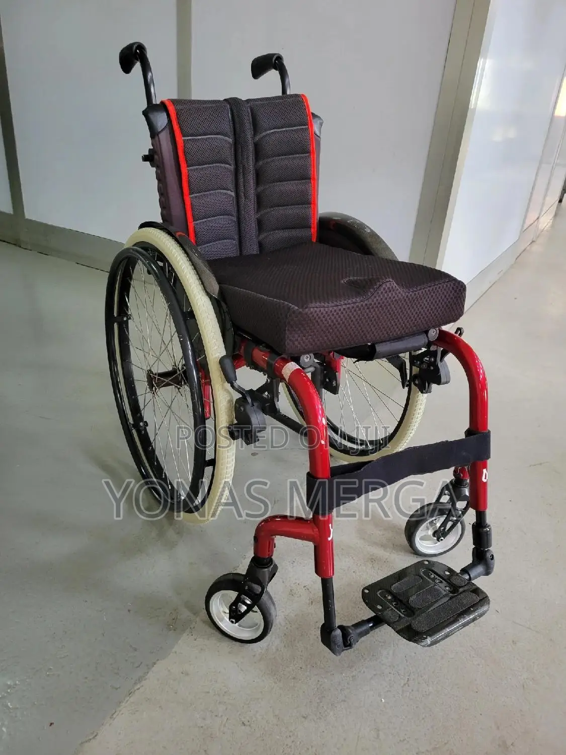 Wheelchair With Breathable Cushion,Propelfolding