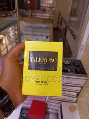 Valentino Donna Born in Roma Yellow Dream Perfume