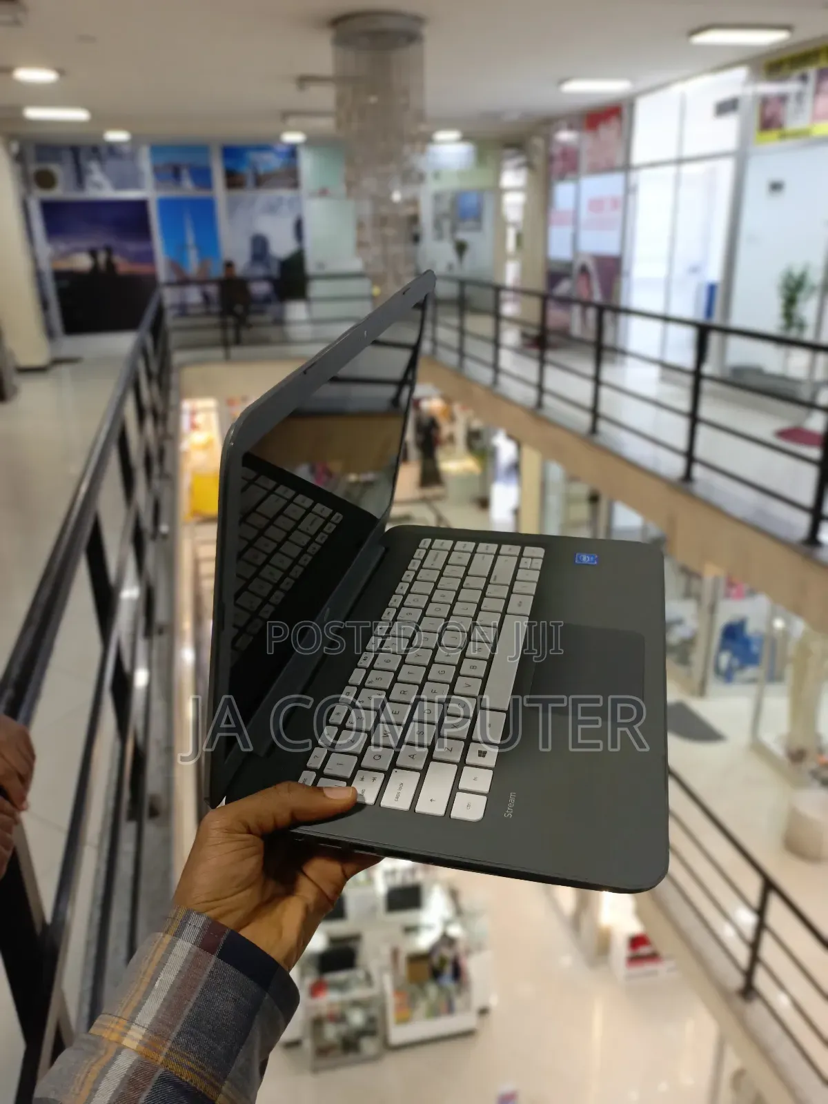 New Laptop HP Stream Notebook 4GB Intel Celeron SSD 32GB