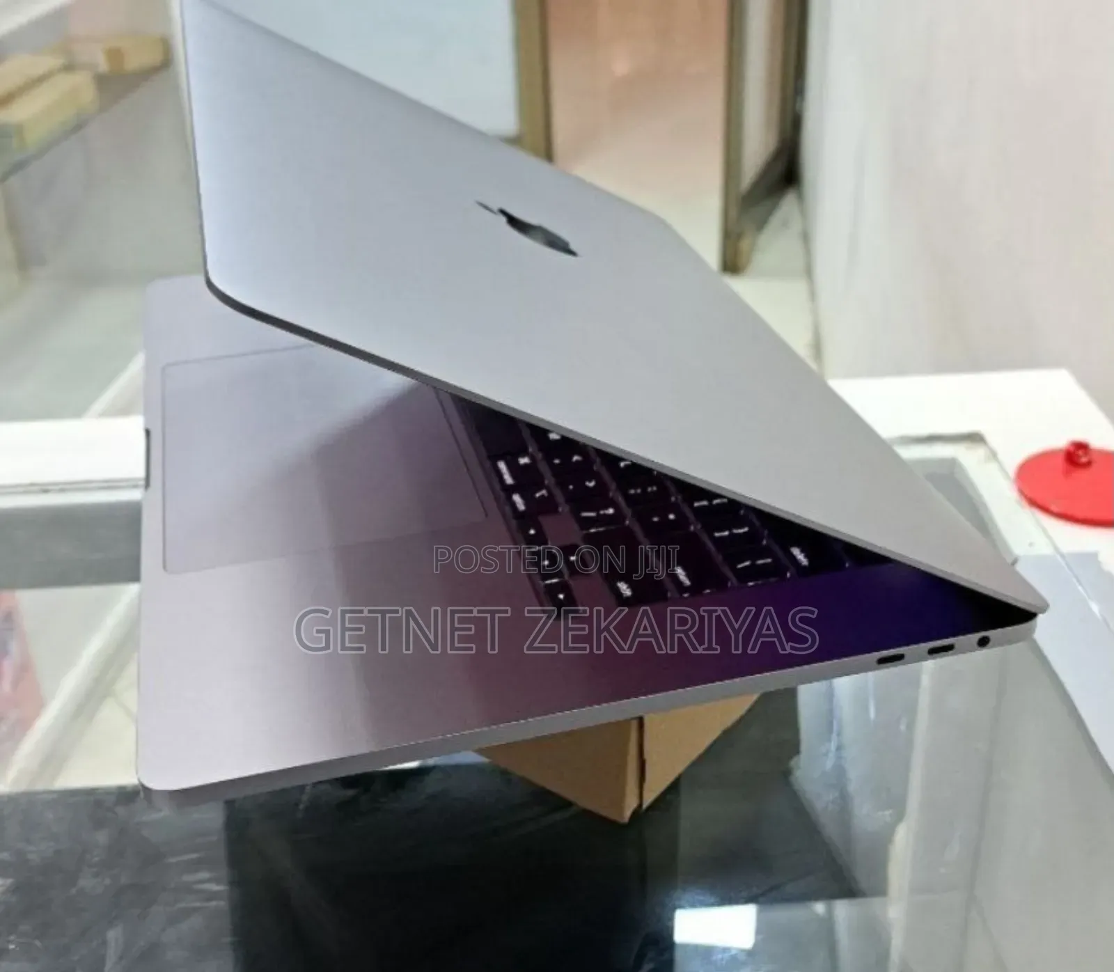 New Laptop Apple MacBook Pro 2018 32GB Intel Core I9 SSD 1T