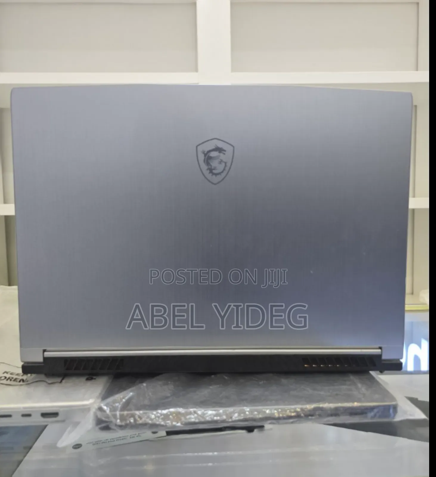 New Laptop MSI Creator 17 B11ue-224 16GB Intel Core I7 SSD 512GB