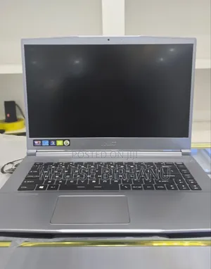 New Laptop MSI Creator 17 B11uh-416 16GB Intel Core I7 SSD 512GB