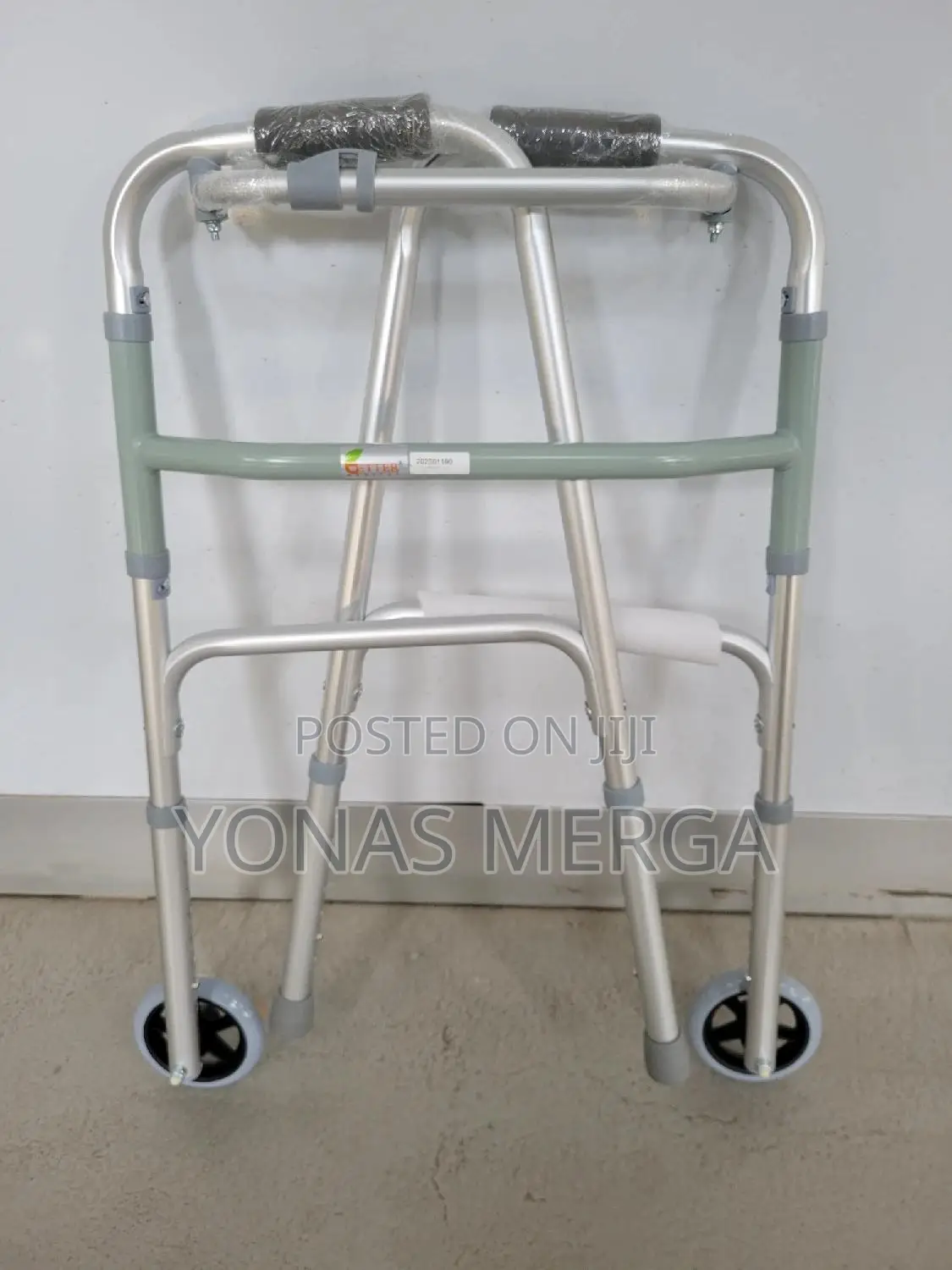WITH WHEELS LIGHT WEIGHT Walker/Offering Comfort Support