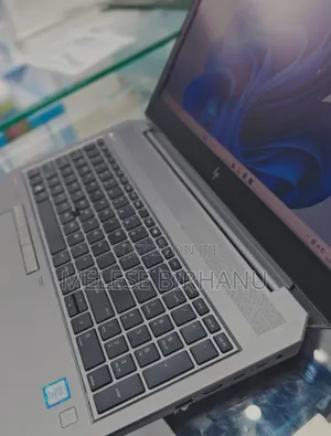 New Laptop HP ZBook Studio G5 32GB Intel Core I7 SSD 512GB