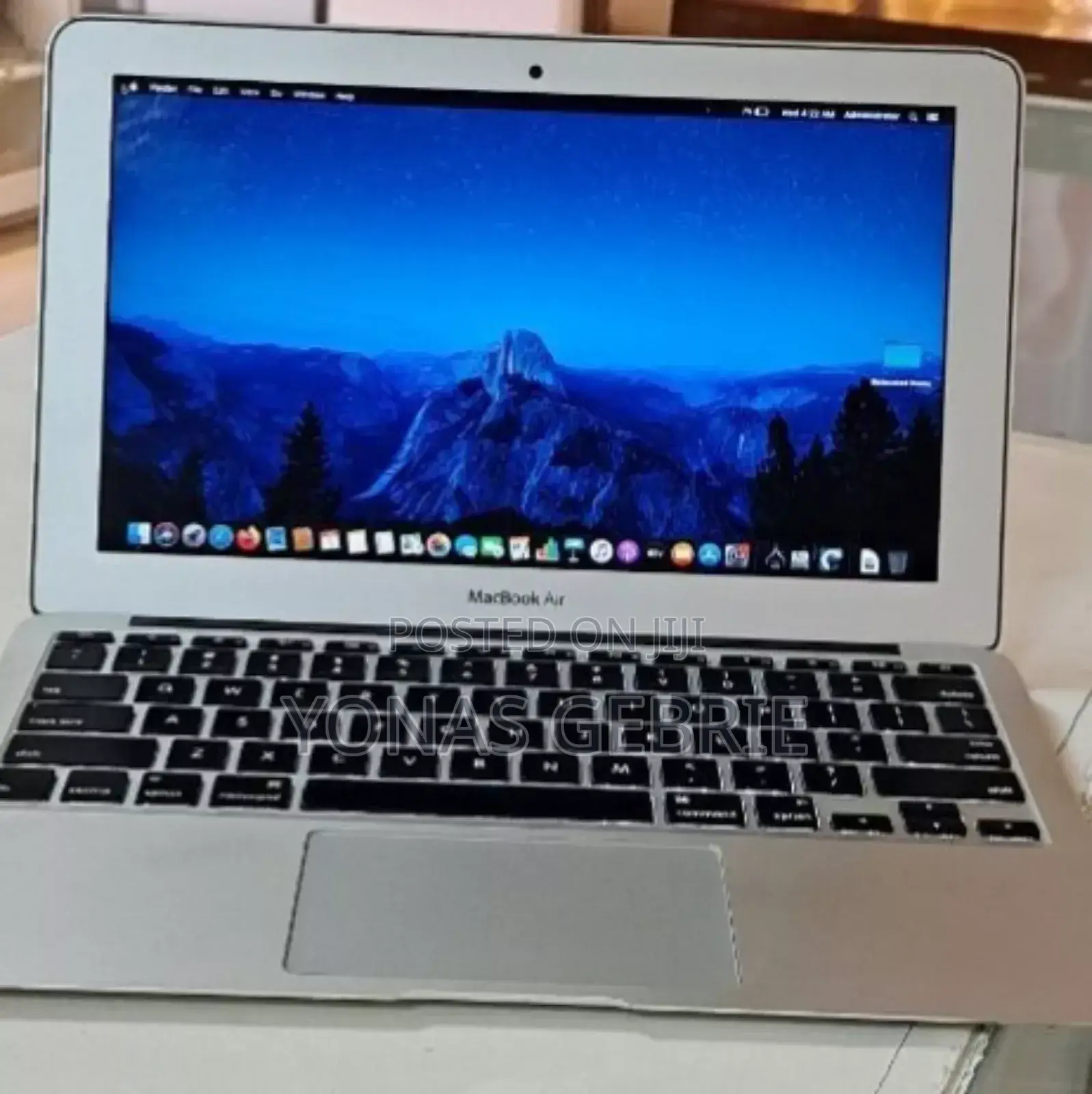 New Laptop Apple MacBook 2015 4GB Intel Core I5 SSD 128GB