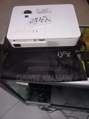 Sony VPL -Dx221